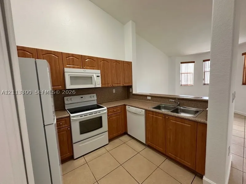 1661 SE 29th Ct #201
