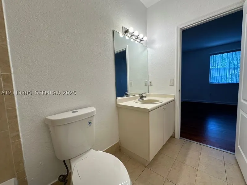 1661 SE 29th Ct #201