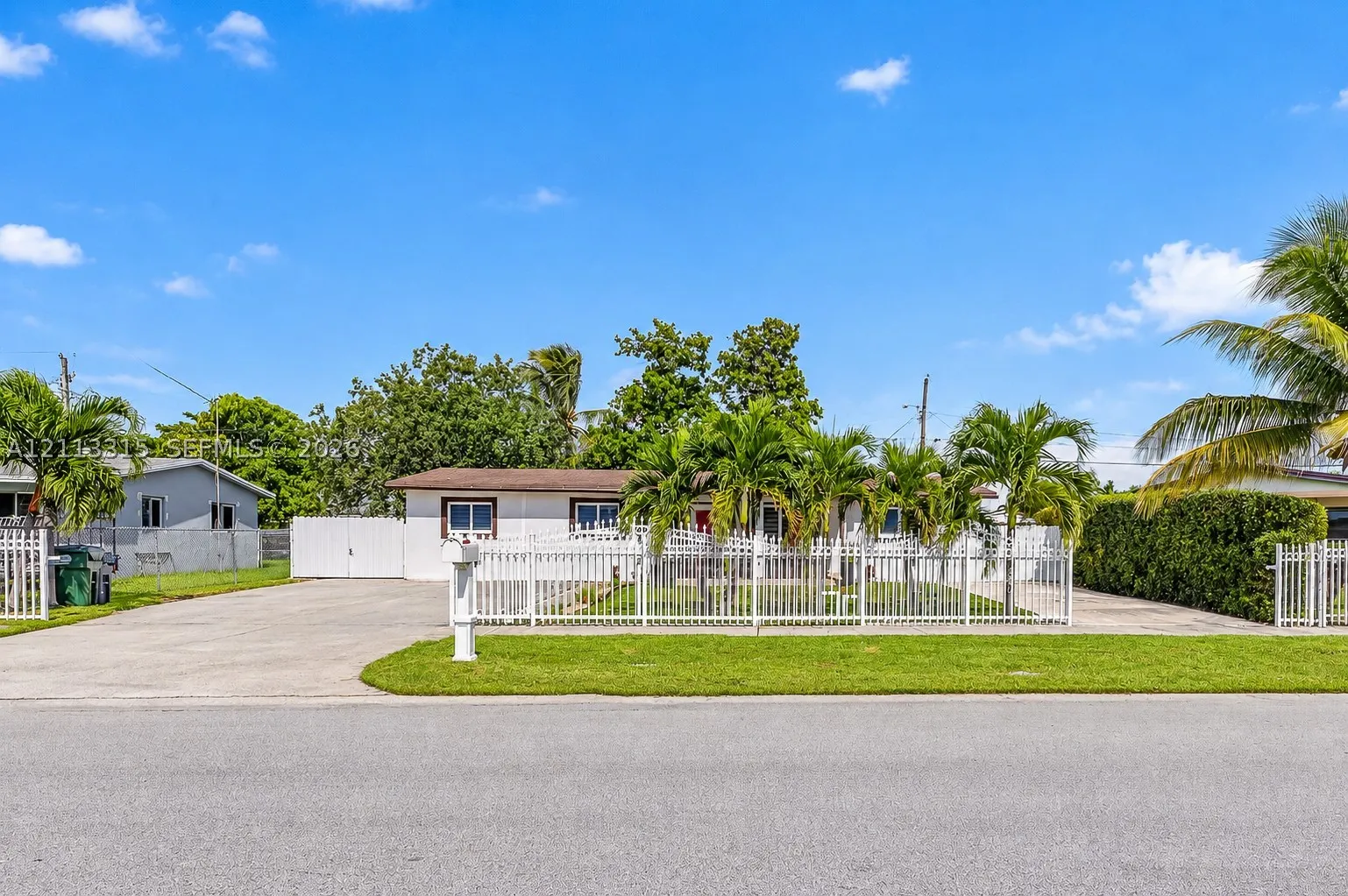 11821 SW 187th Ter