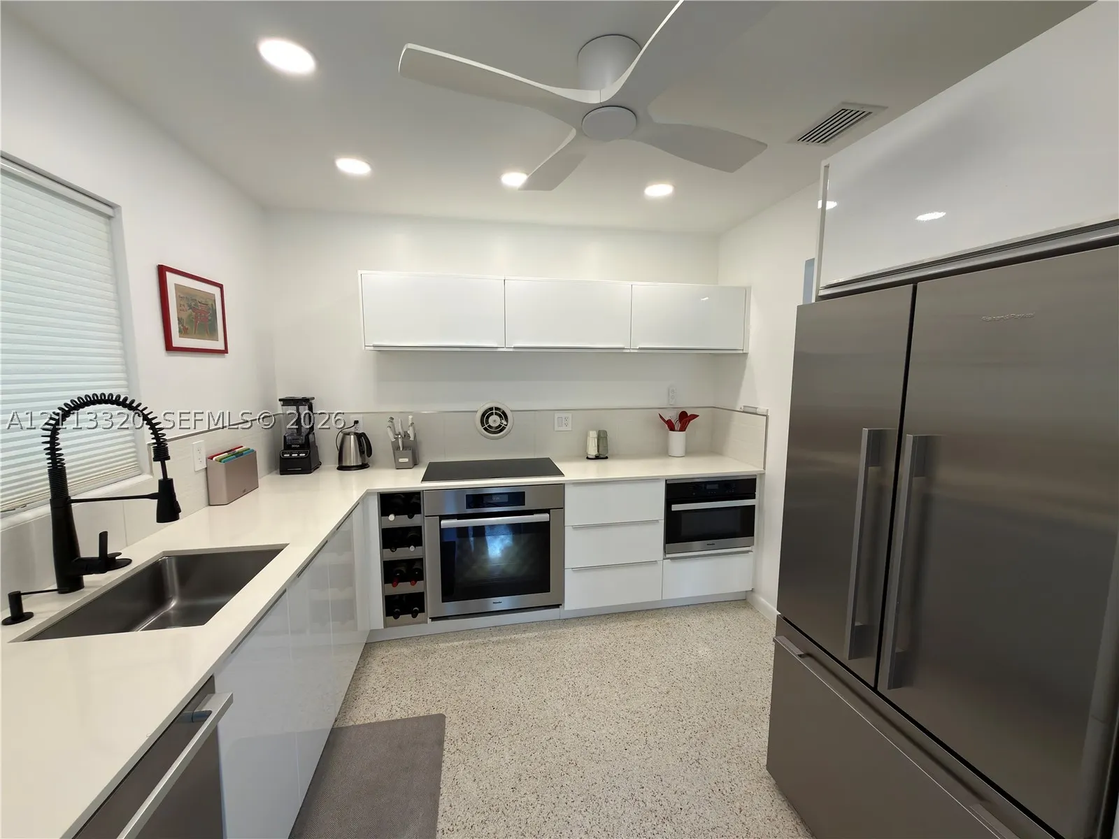 712 NE 25th Ave