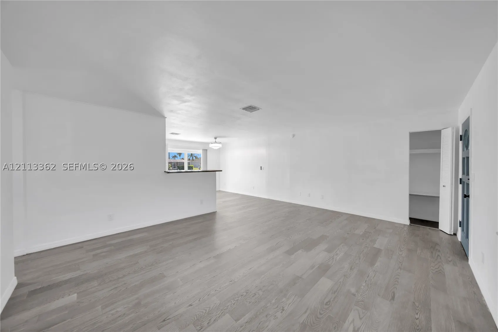 1206 NE 4th Ter