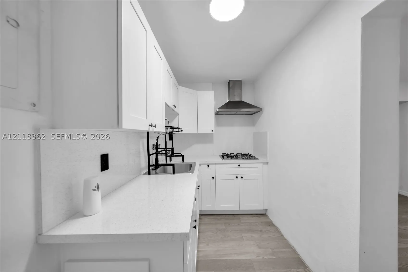 1206 NE 4th Ter