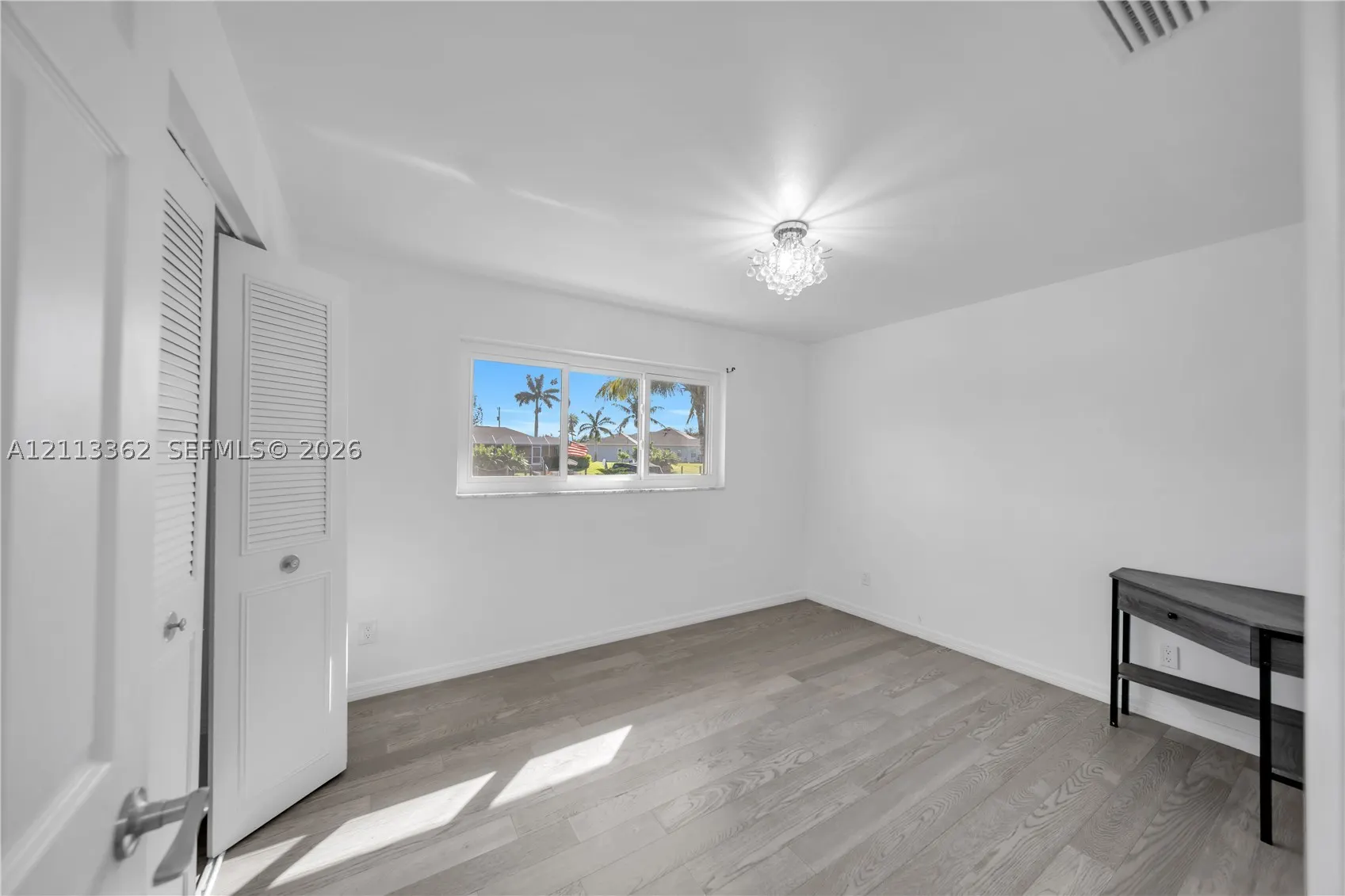 1206 NE 4th Ter