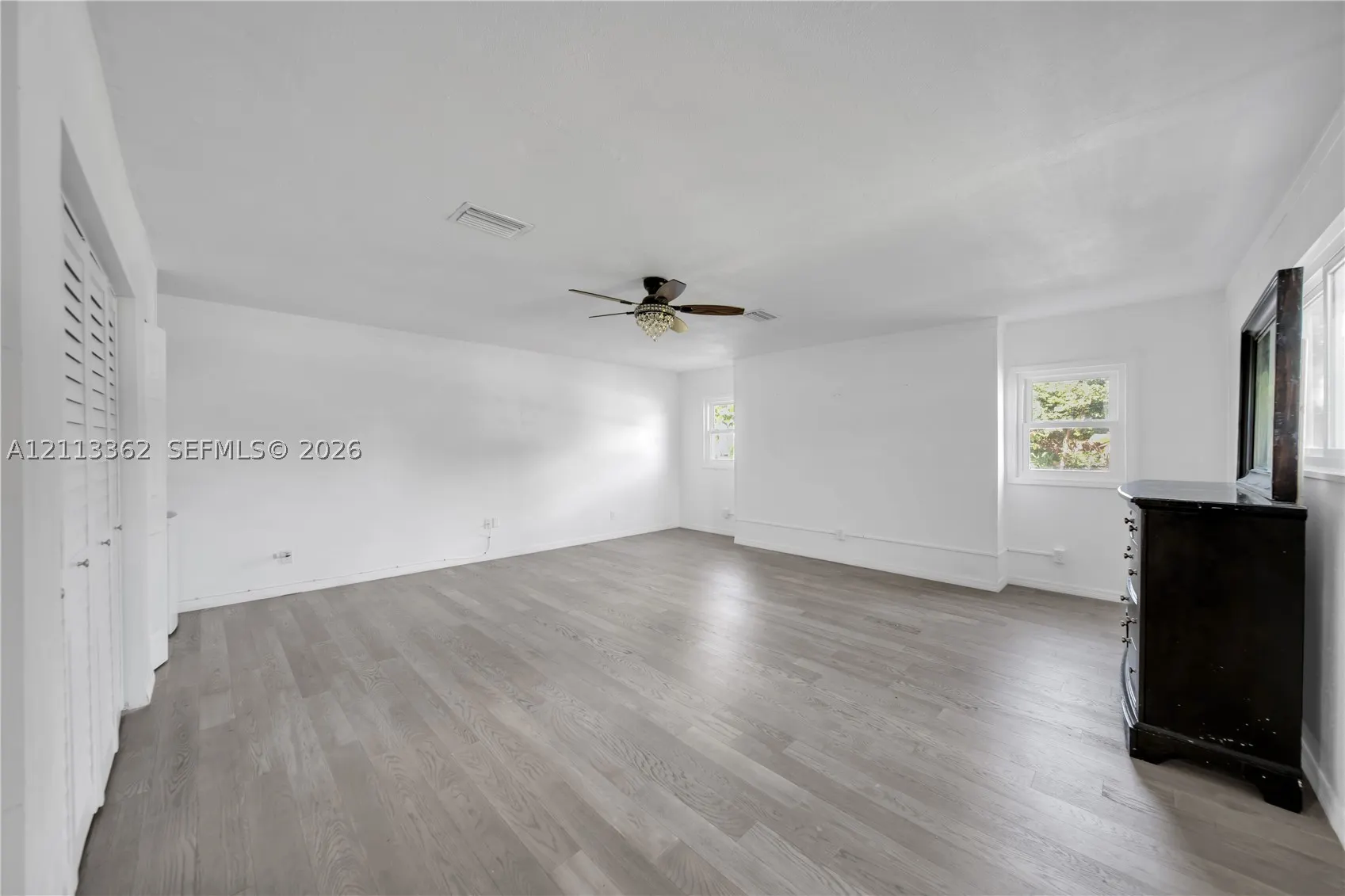 1206 NE 4th Ter
