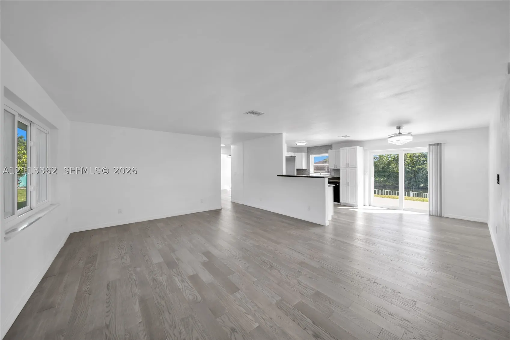 1206 NE 4th Ter