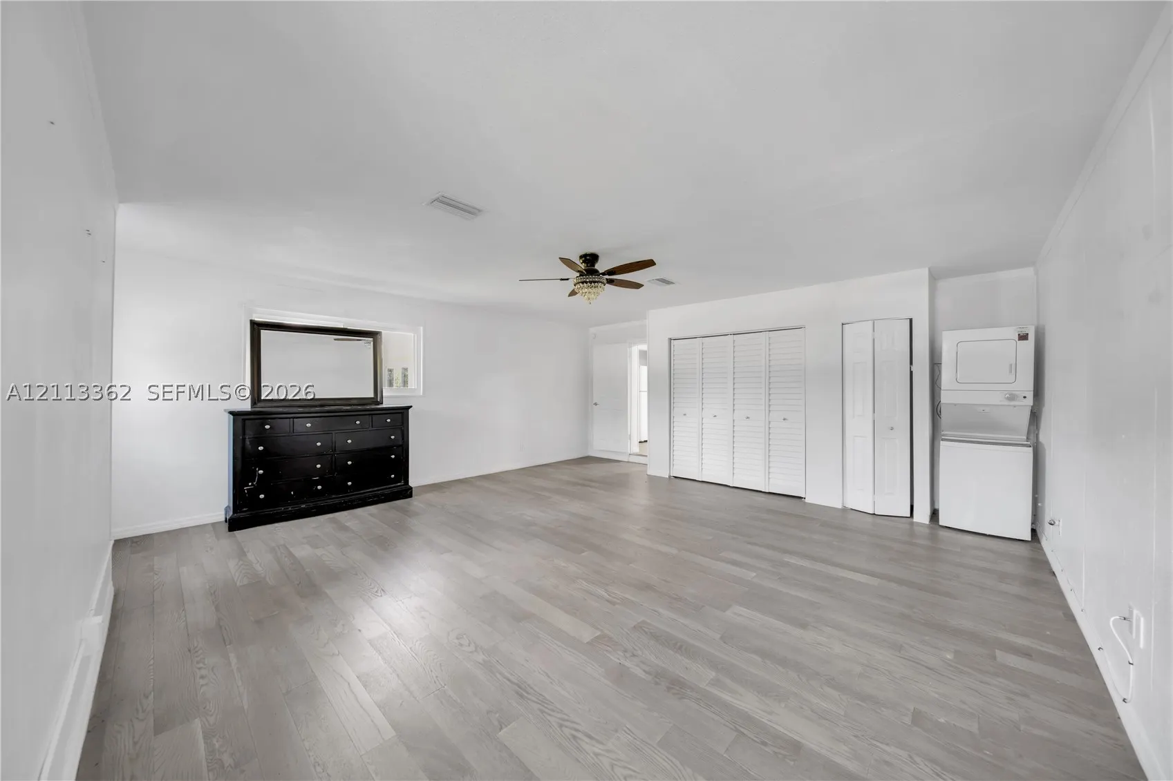 1206 NE 4th Ter