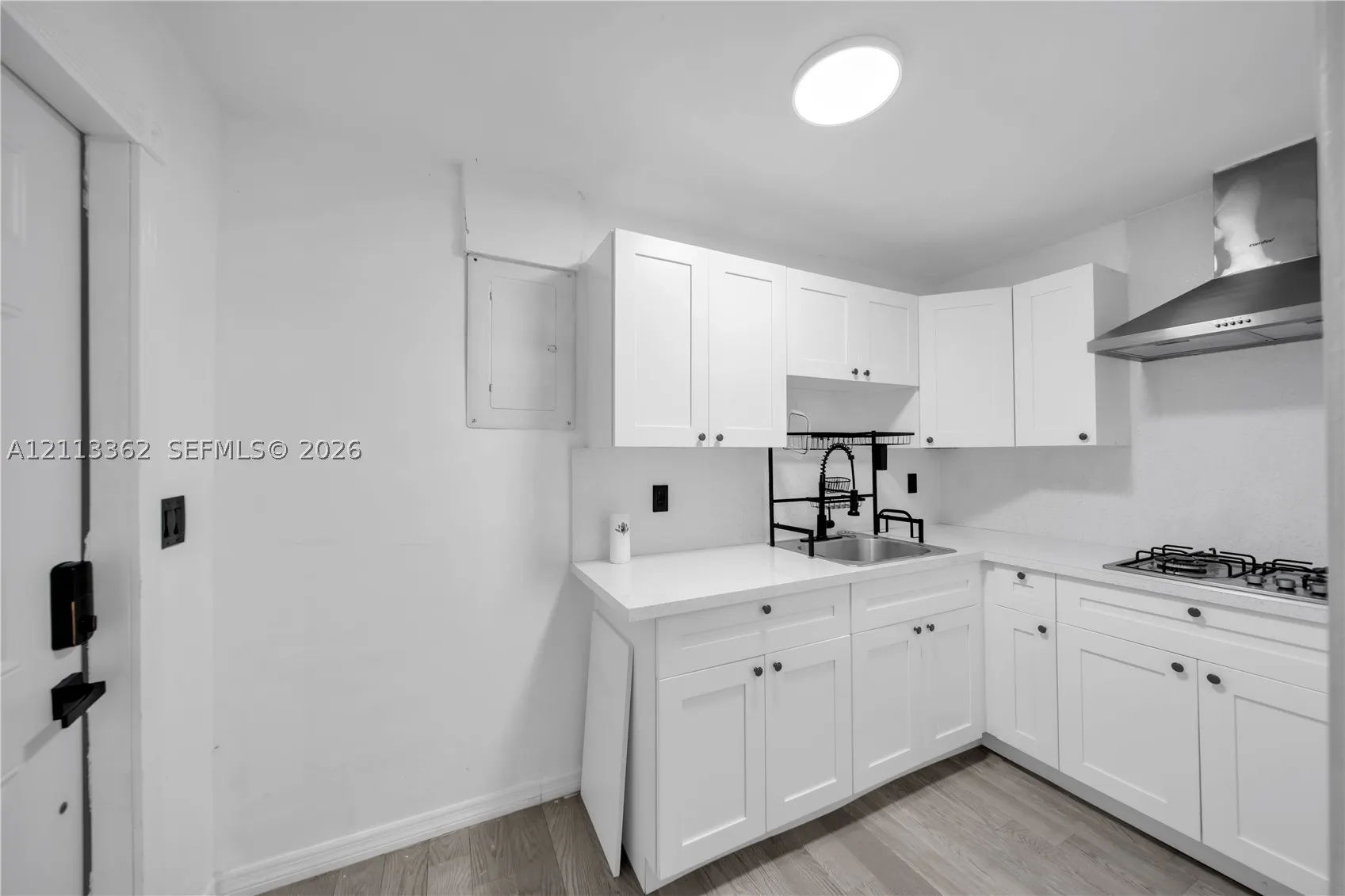 1206 NE 4th Ter