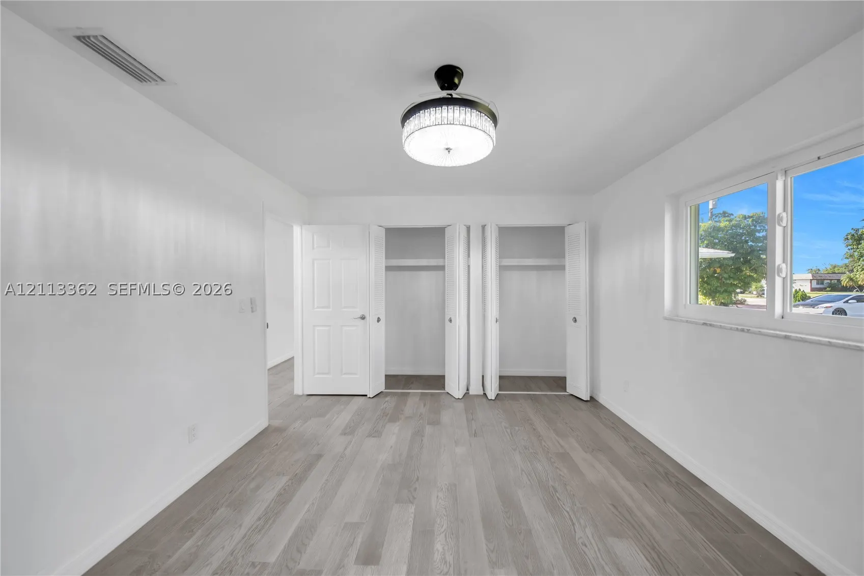 1206 NE 4th Ter