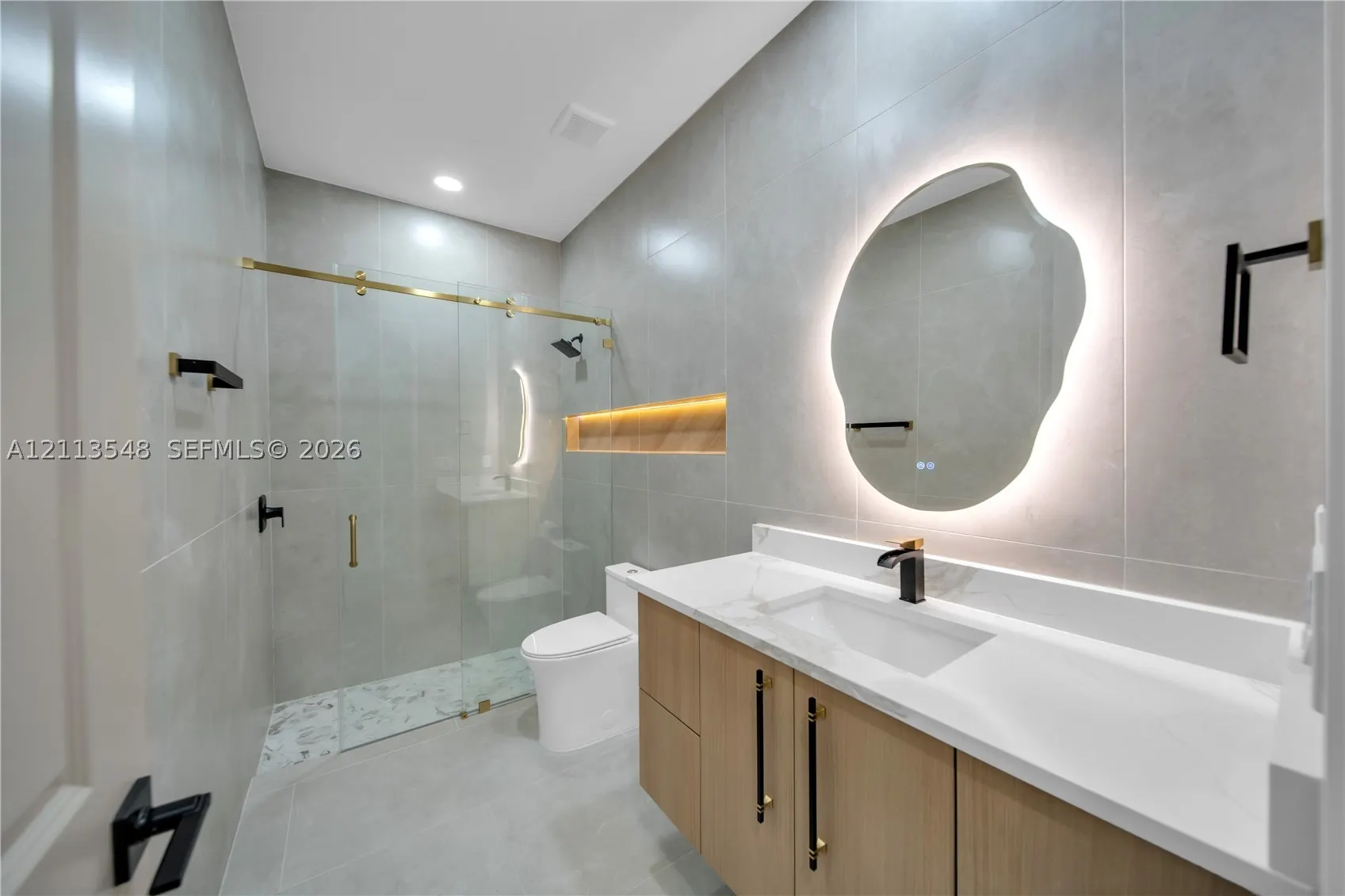 2500 16th St W