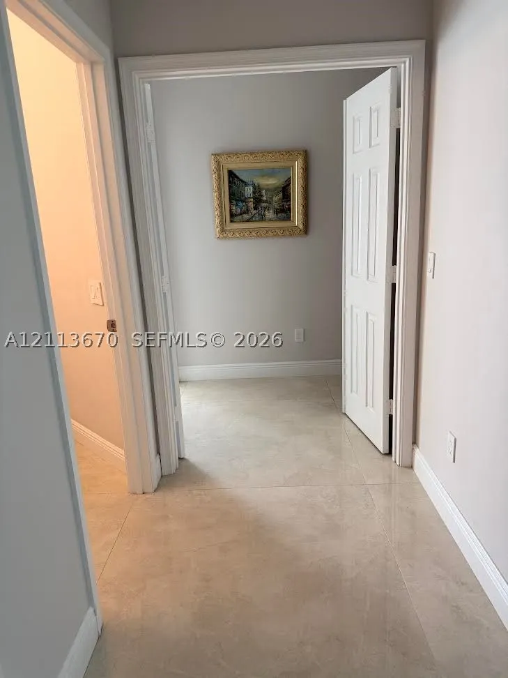 1600 W Classical Blvd