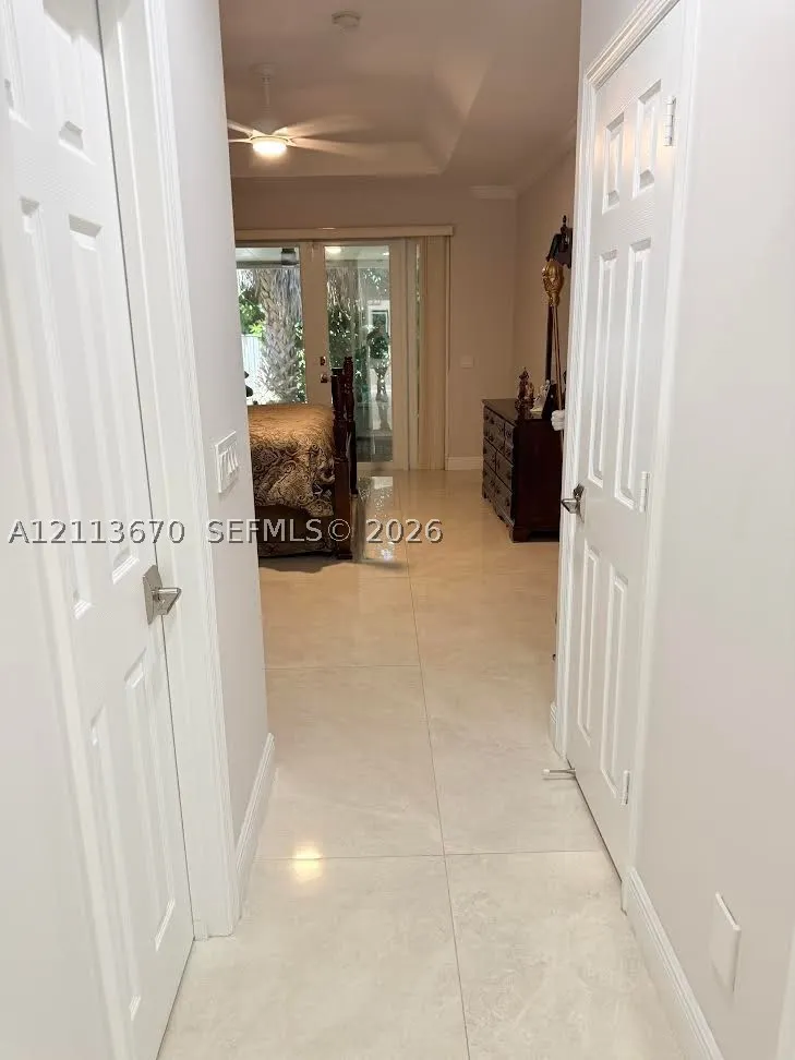 1600 W Classical Blvd