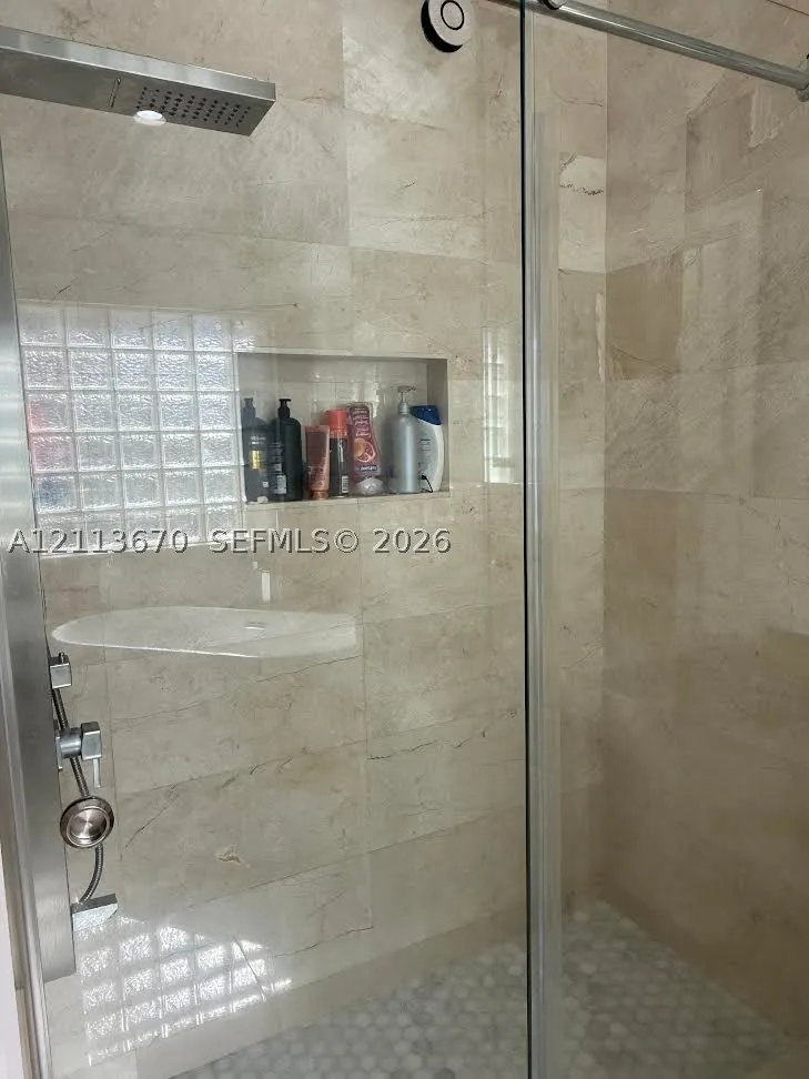 1600 W Classical Blvd