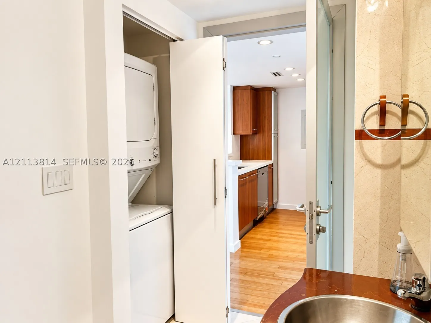 110 Washington Ave #1517