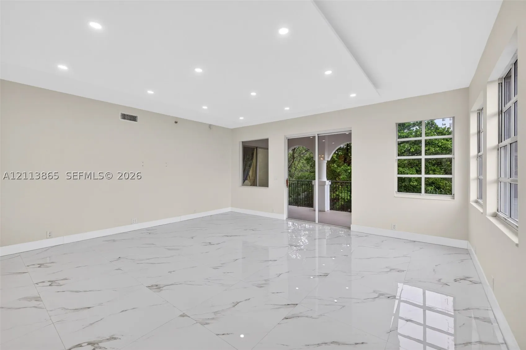 3900 Island Blvd #B408