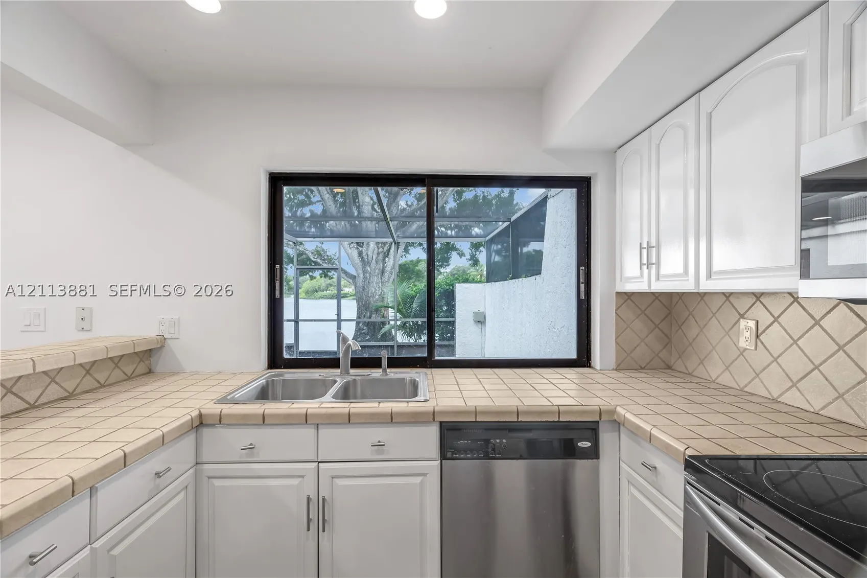 3886 Meadow Ln #250