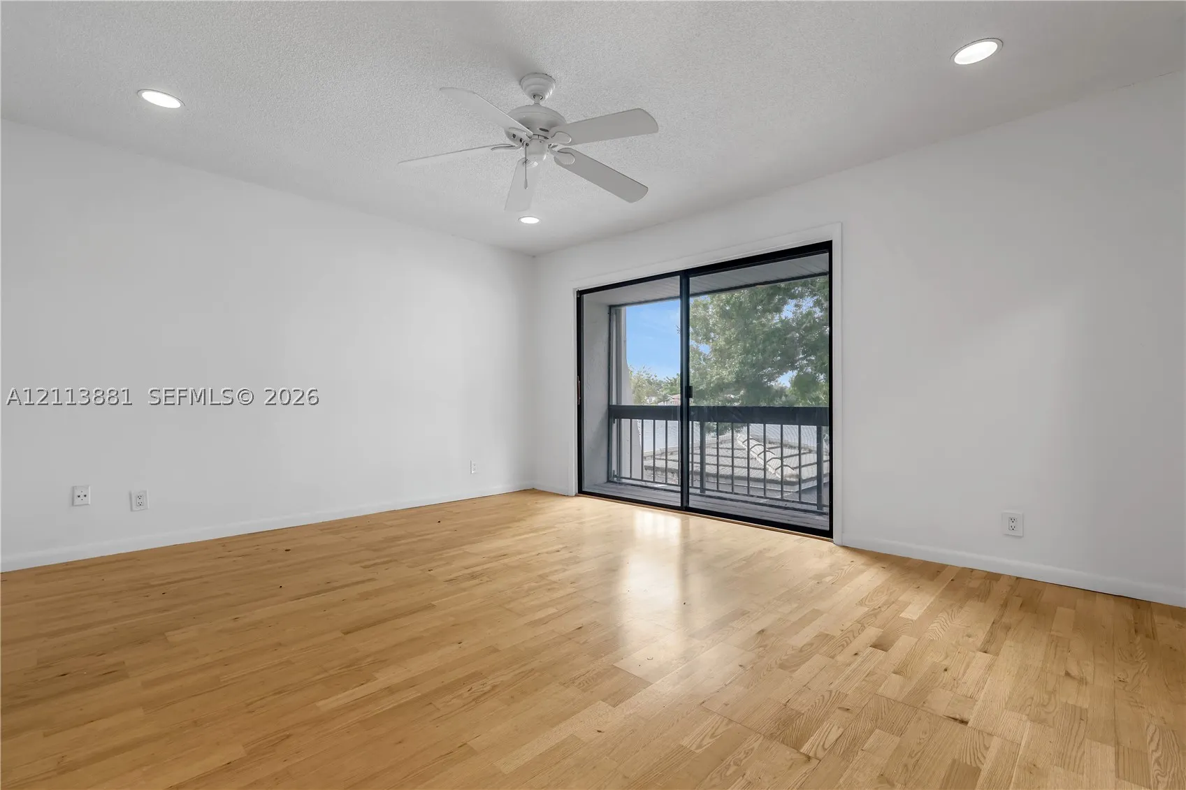 3886 Meadow Ln #250