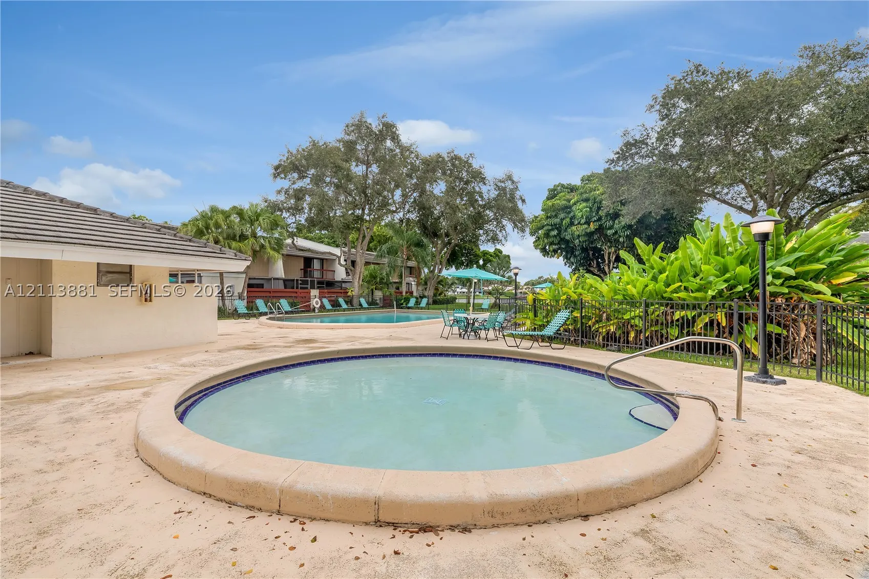 3886 Meadow Ln #250