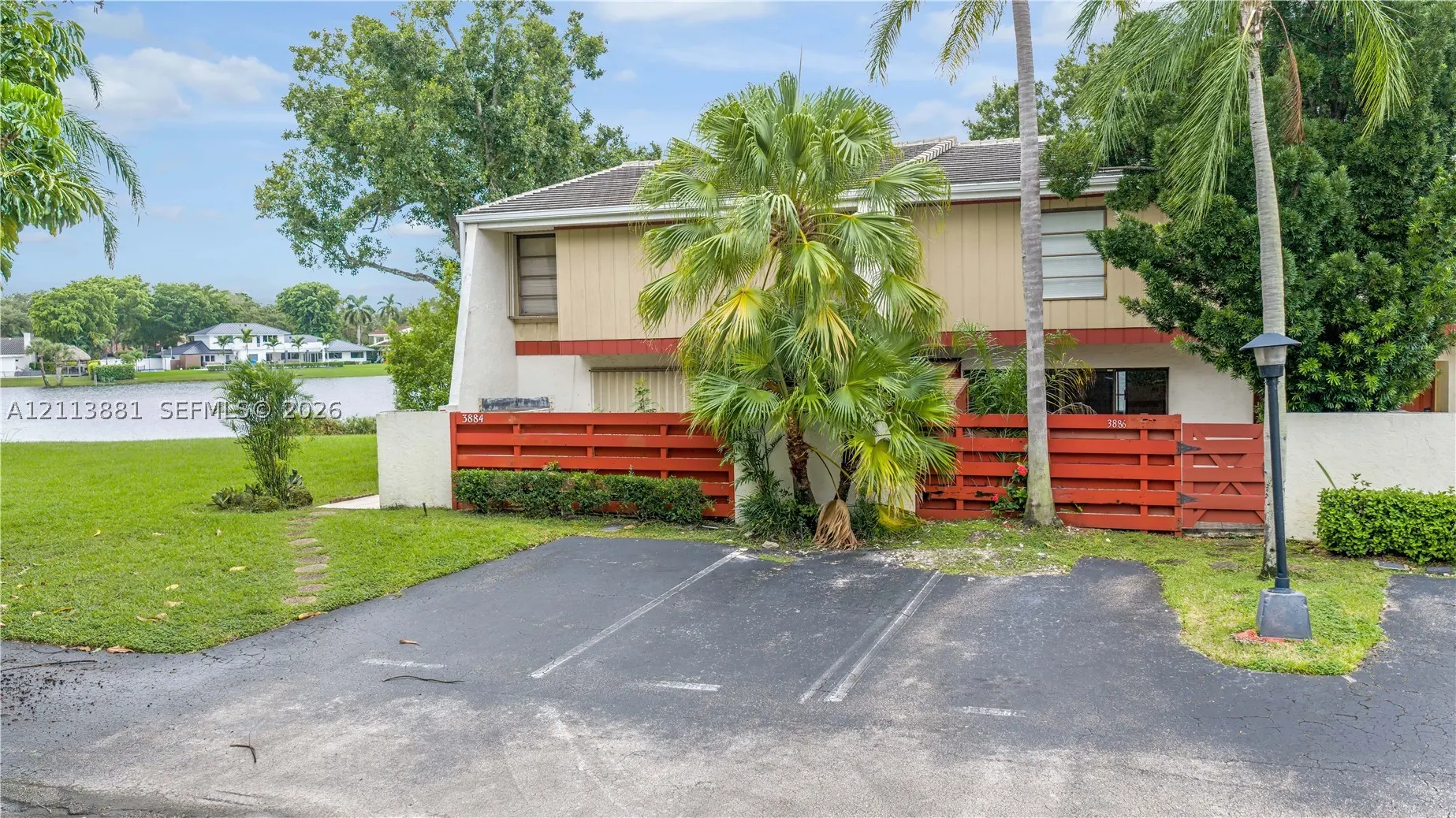 3886 Meadow Ln #250
