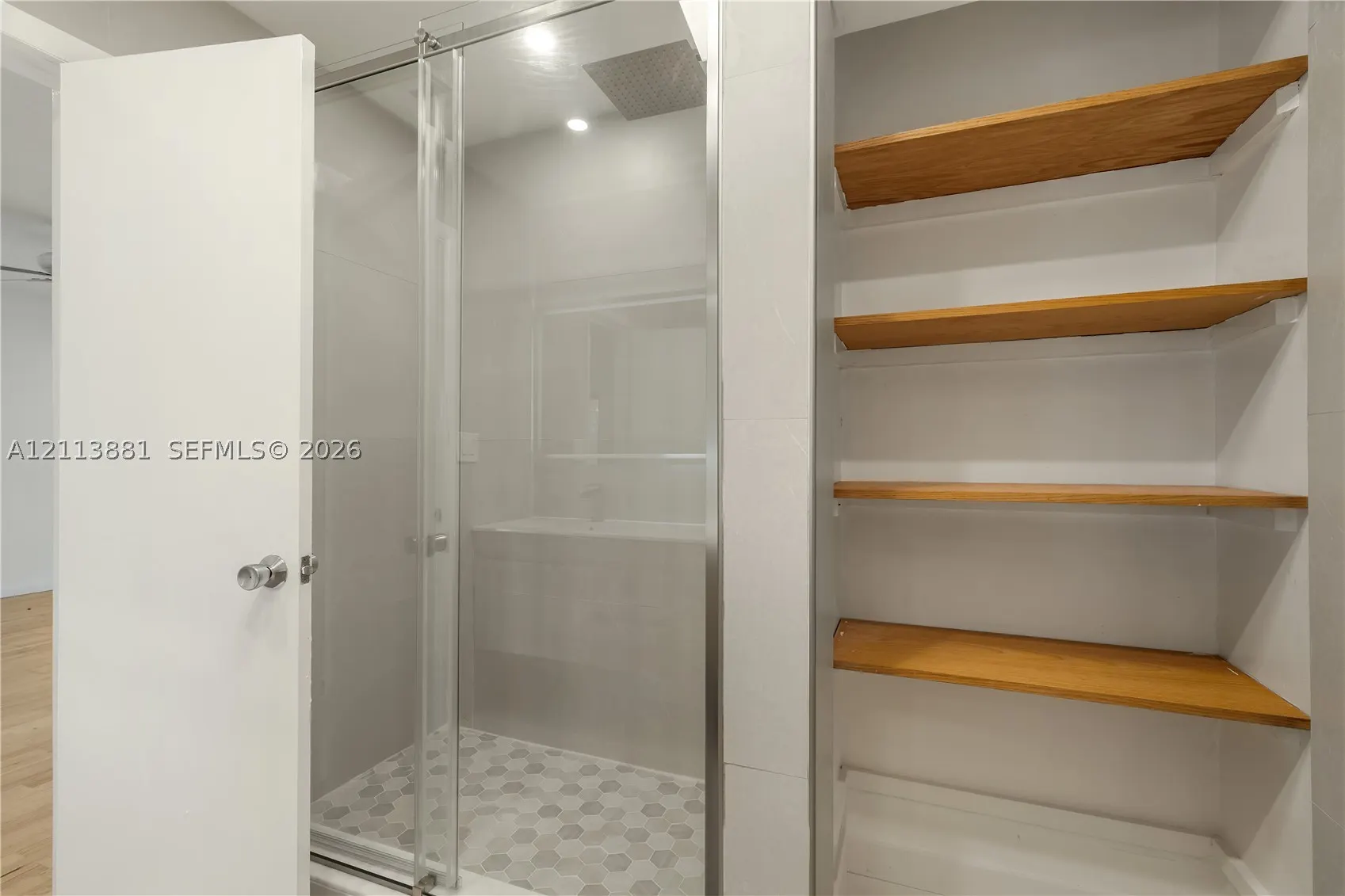3886 Meadow Ln #250