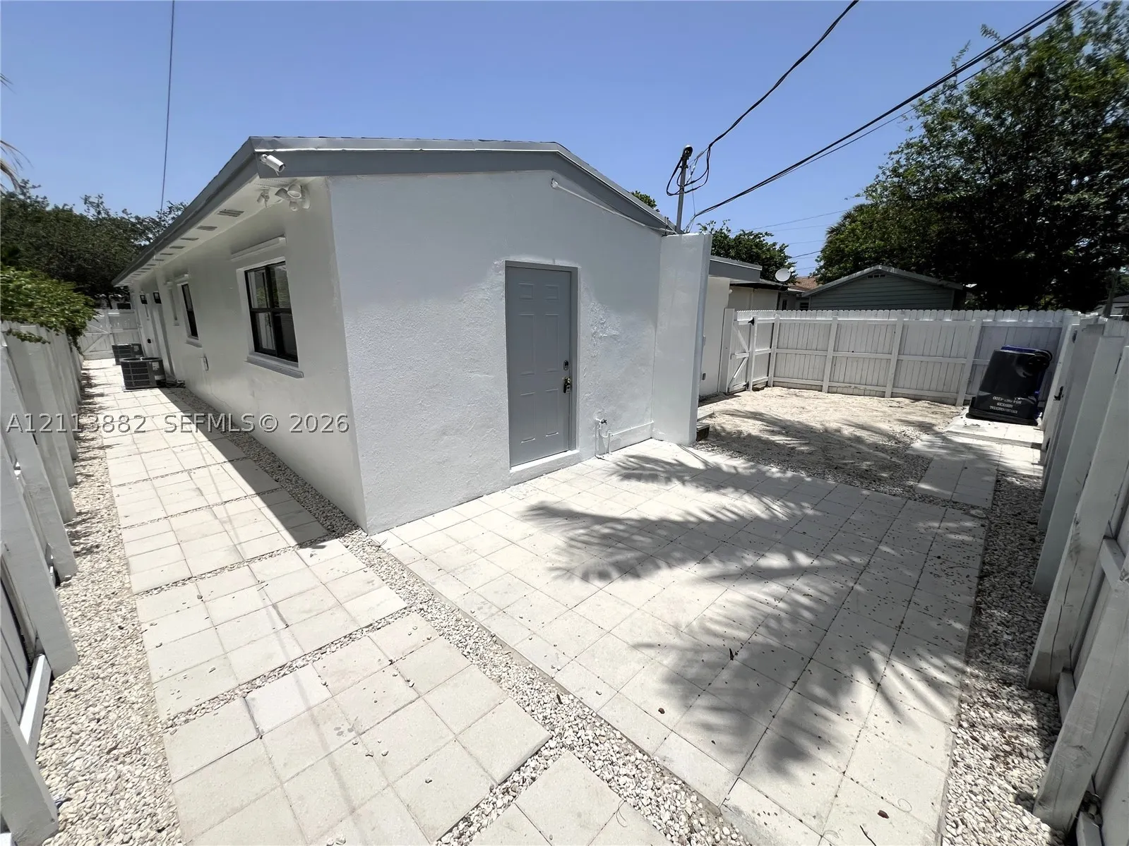 2226 Cody St