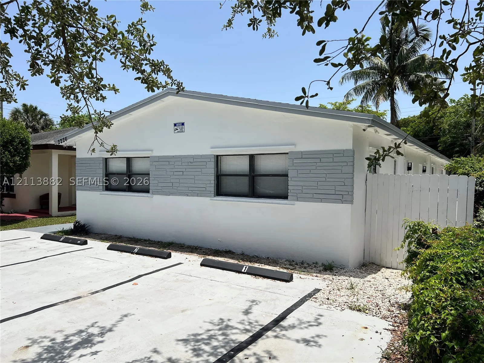 2226 Cody St