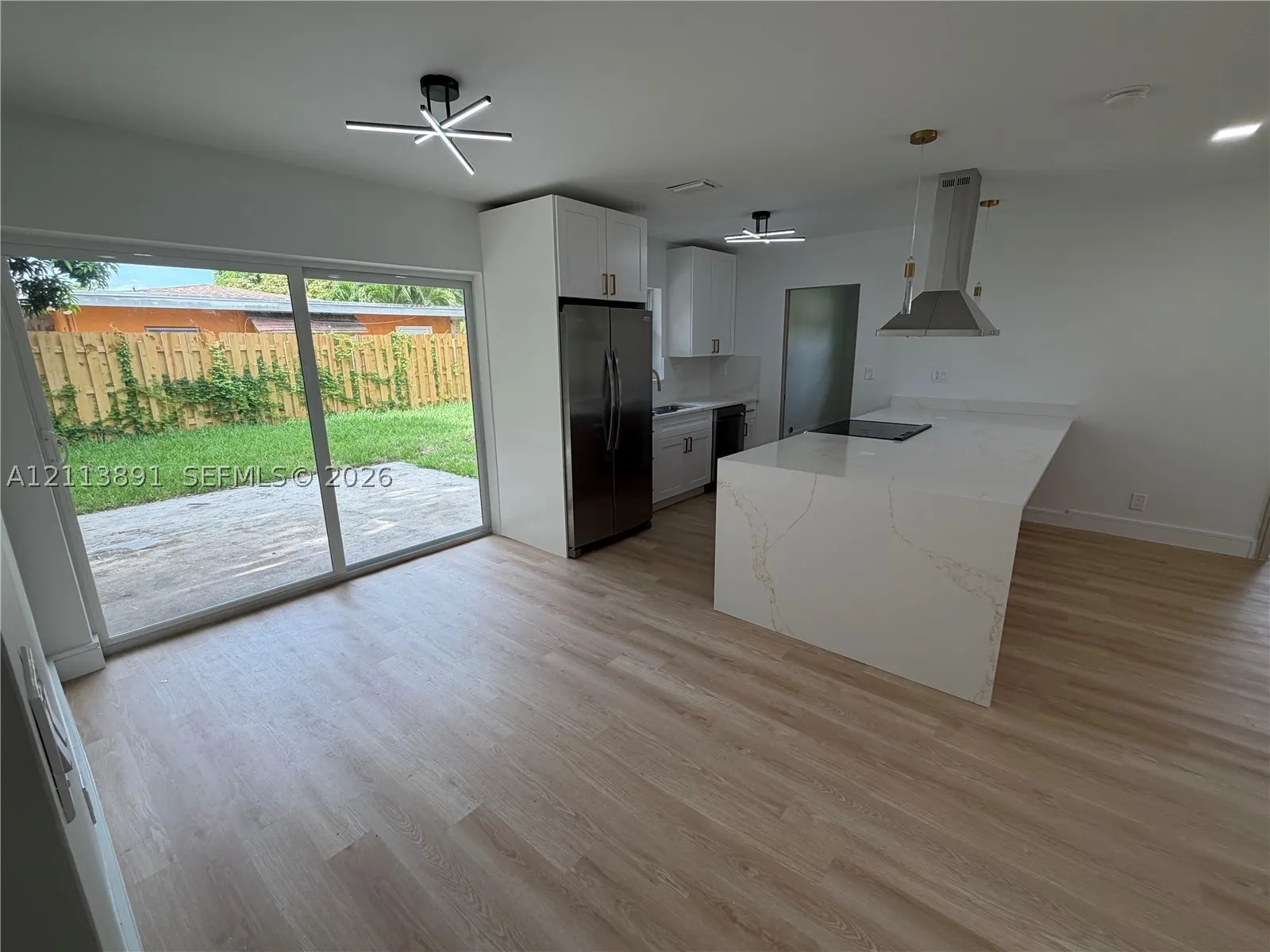 110 NE 17th Ct