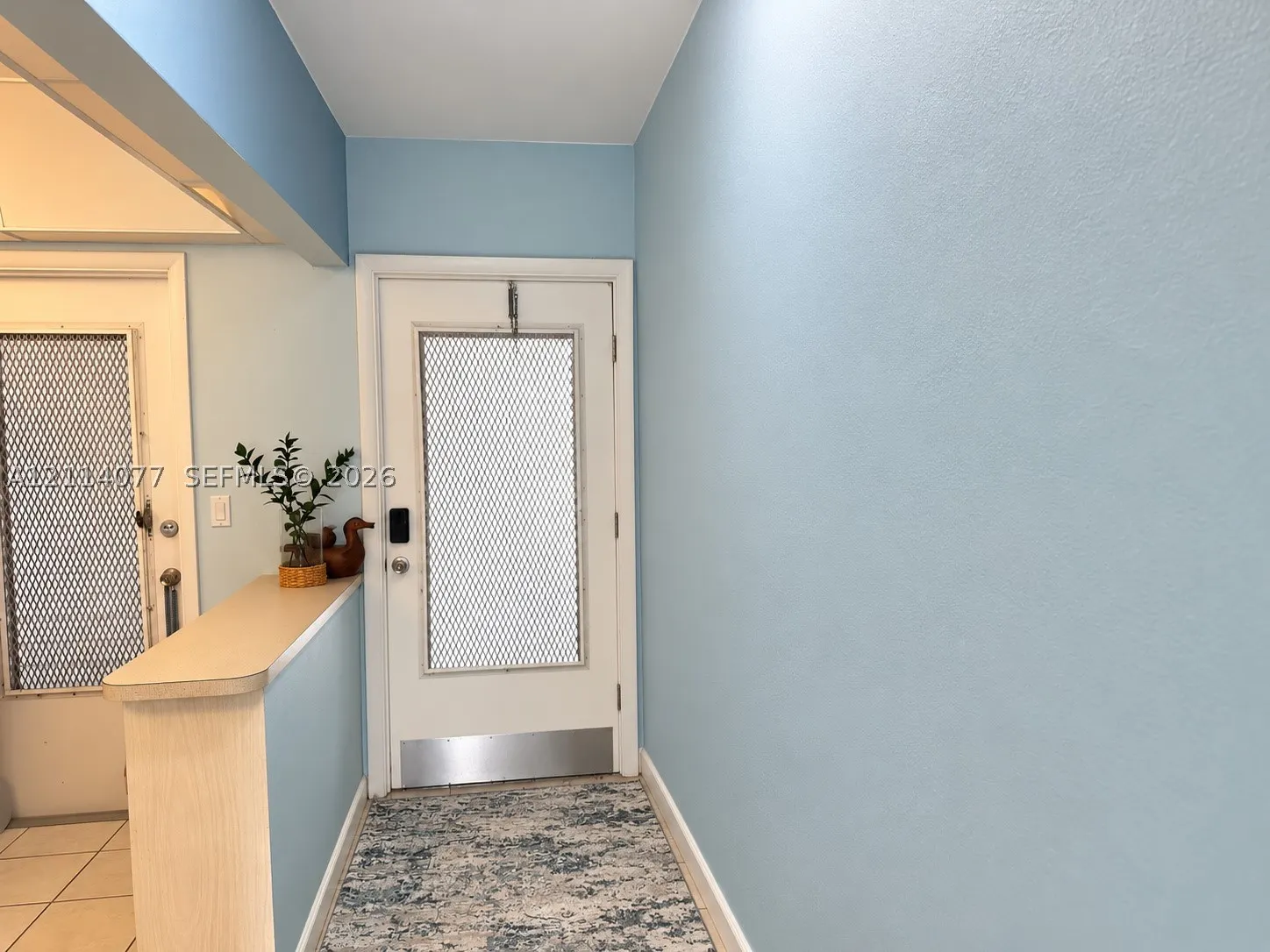 465 Paradise Isle Blvd #206