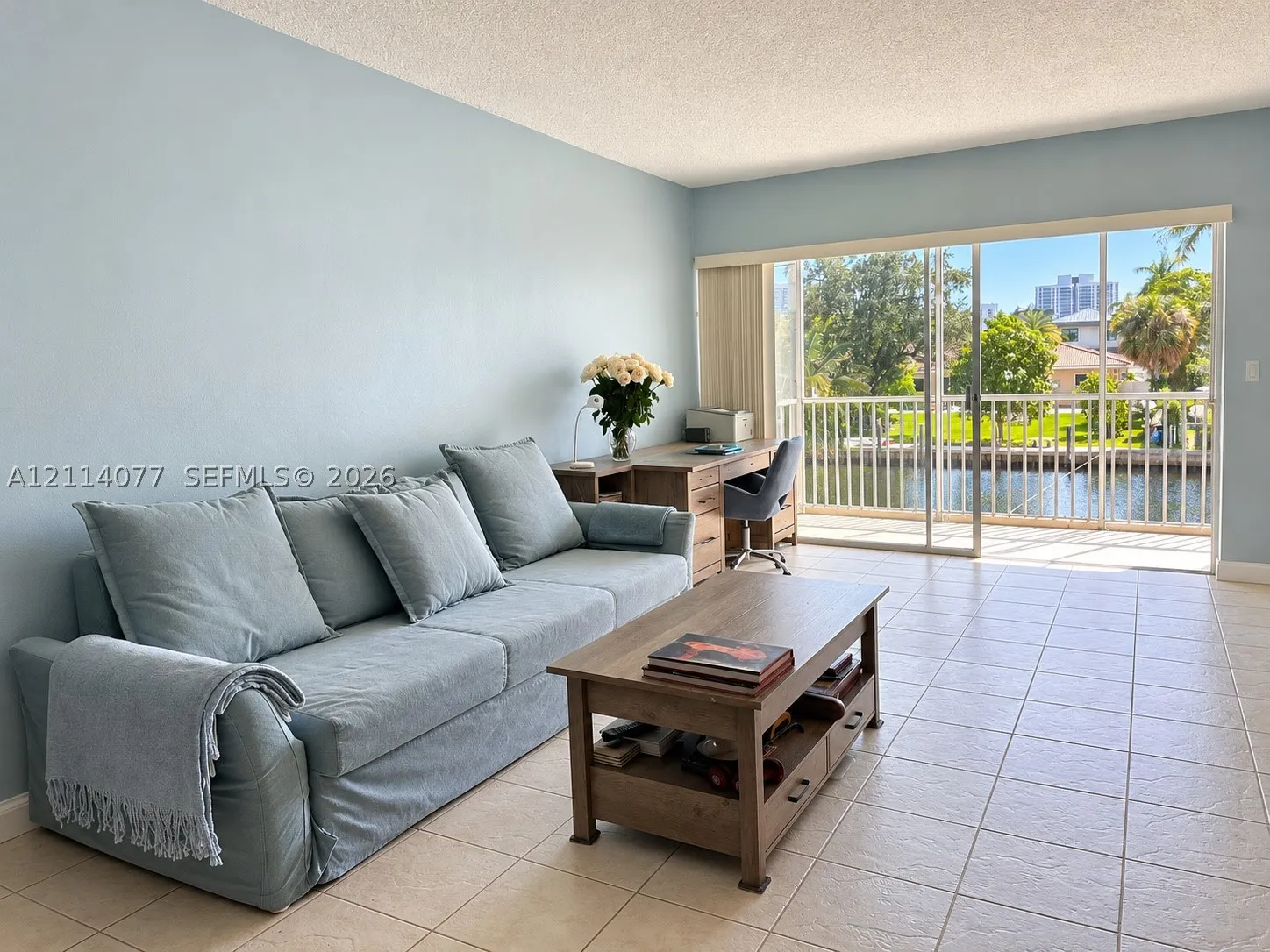 465 Paradise Isle Blvd #206