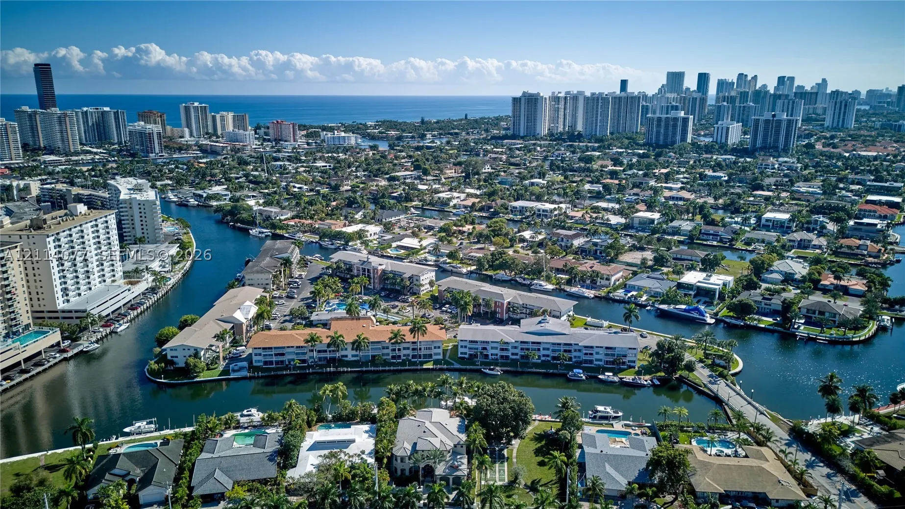 465 Paradise Isle Blvd #206