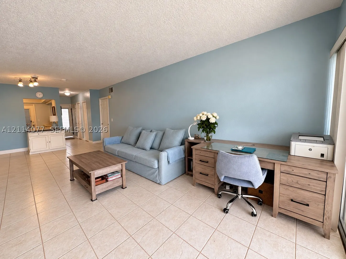 465 Paradise Isle Blvd #206