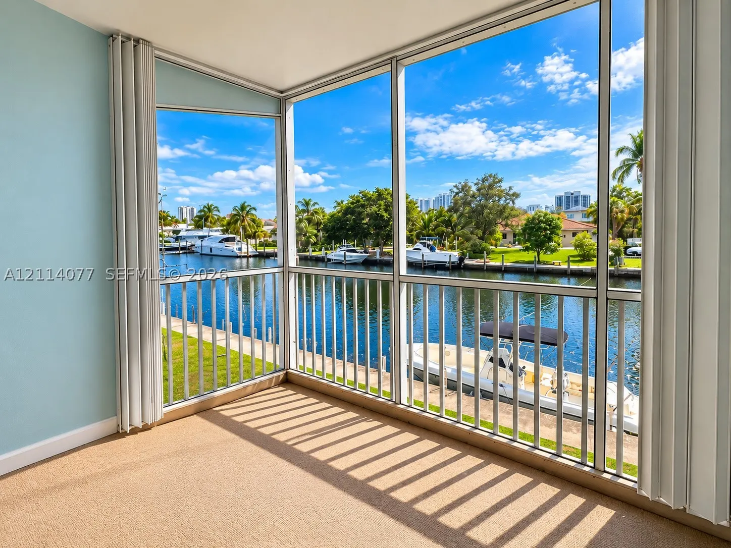 465 Paradise Isle Blvd #206