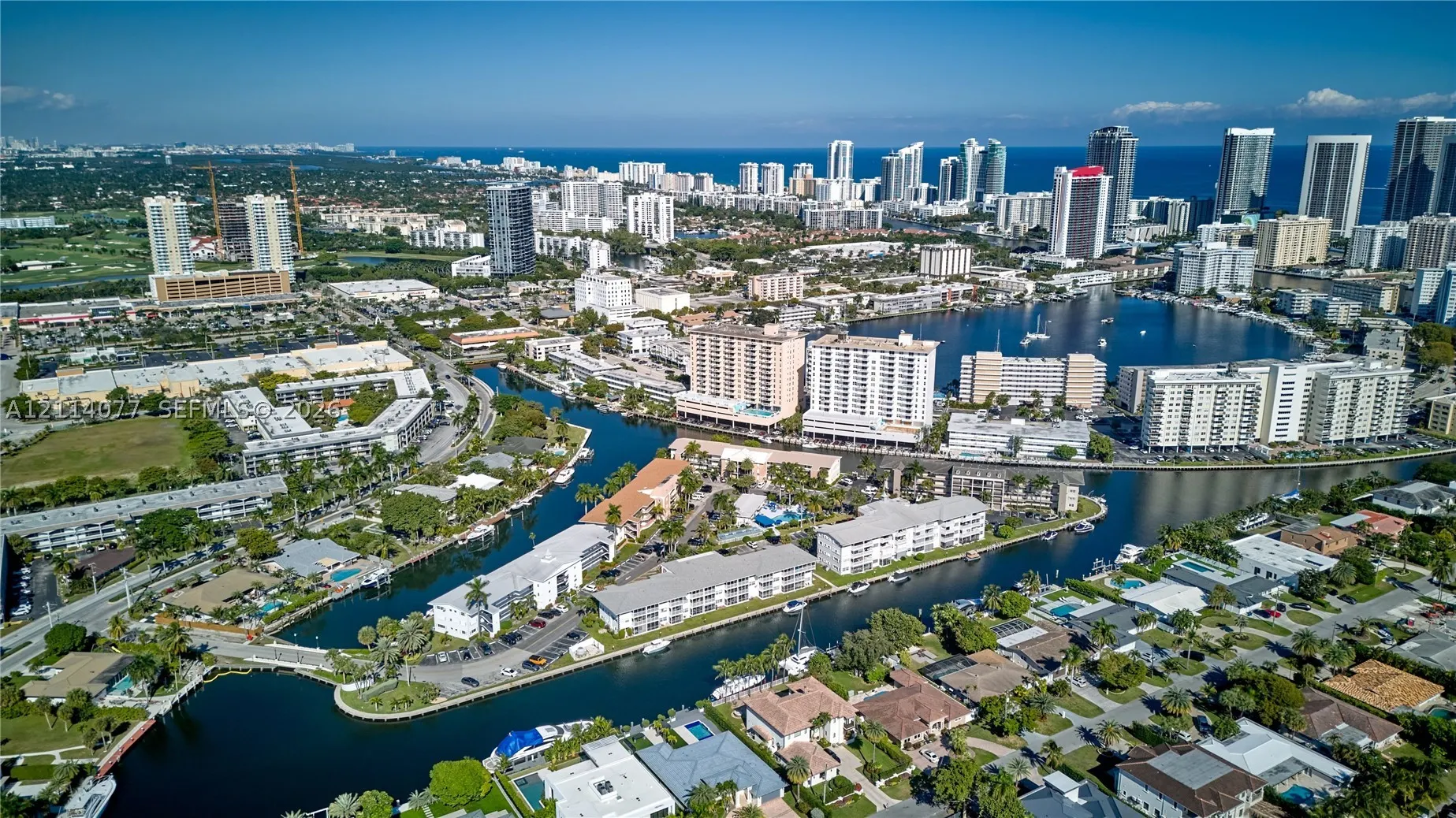 465 Paradise Isle Blvd #206