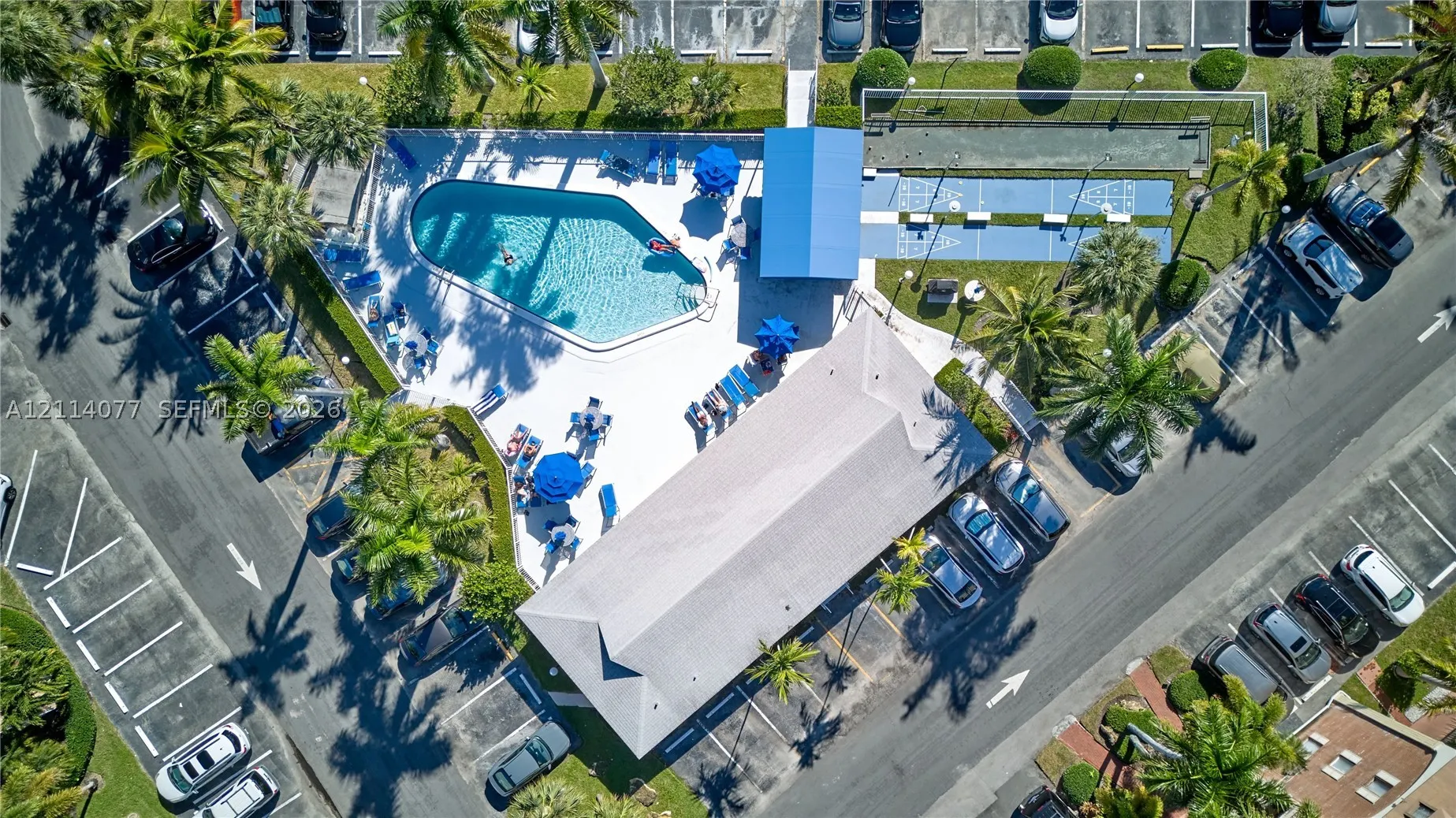 465 Paradise Isle Blvd #206