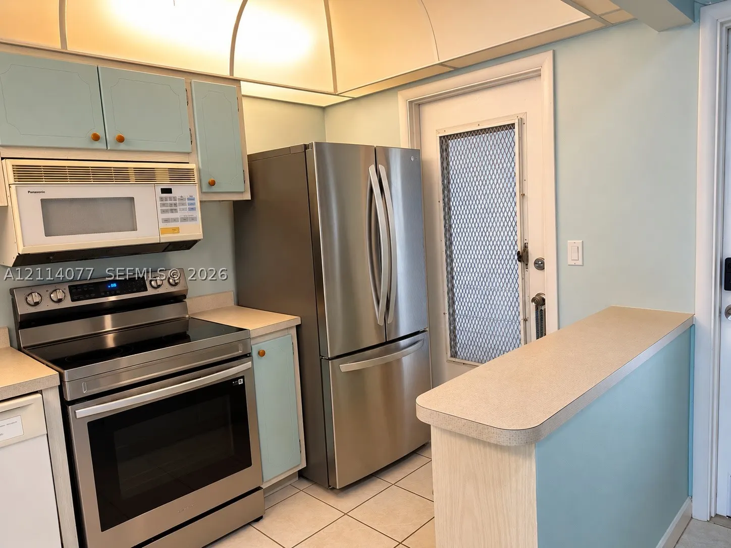 465 Paradise Isle Blvd #206