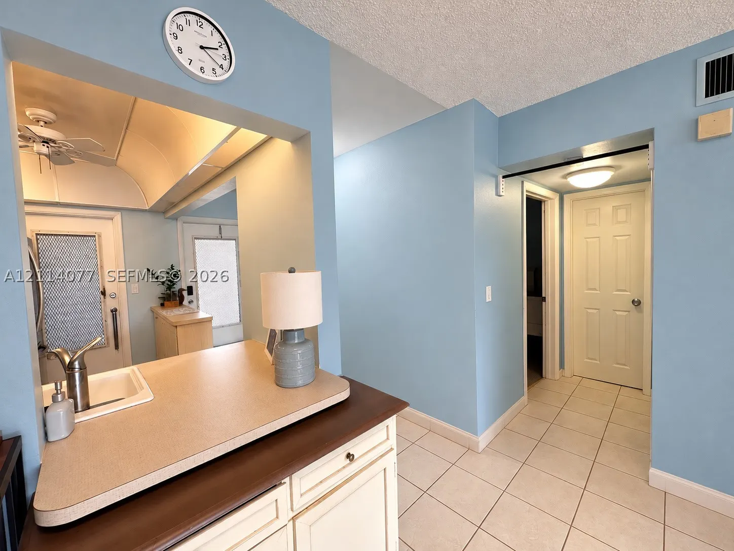 465 Paradise Isle Blvd #206