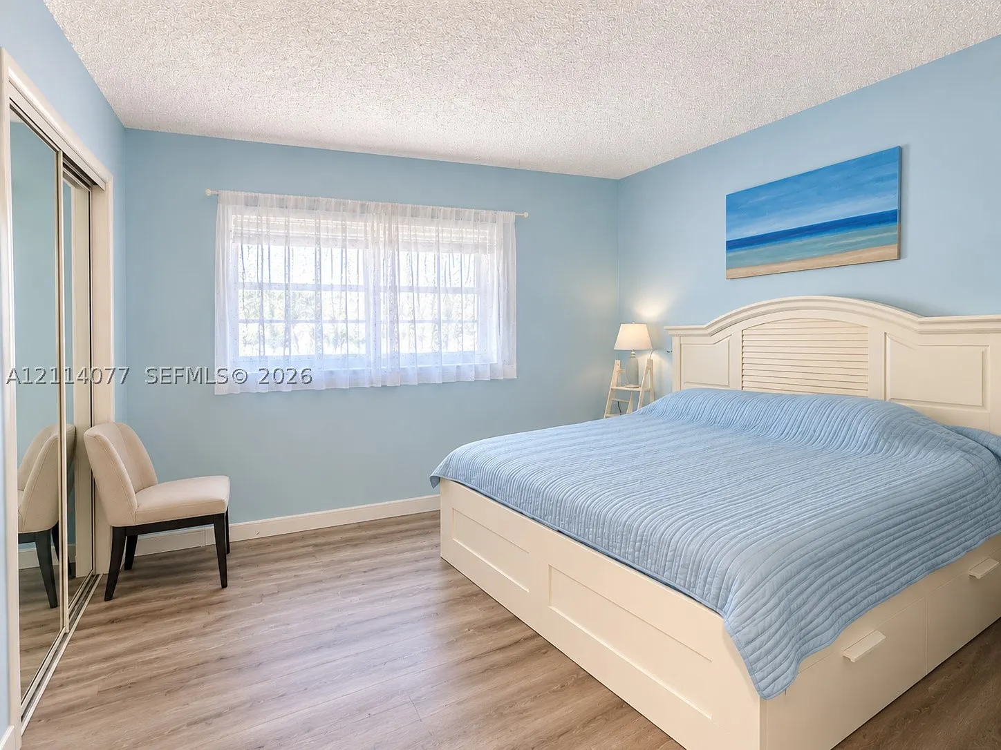 465 Paradise Isle Blvd #206