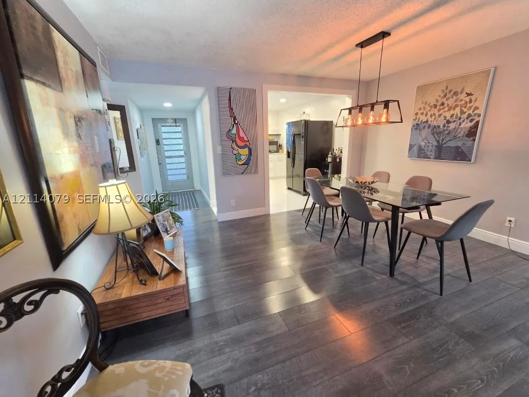 9241 Sunrise Lakes Blvd #109