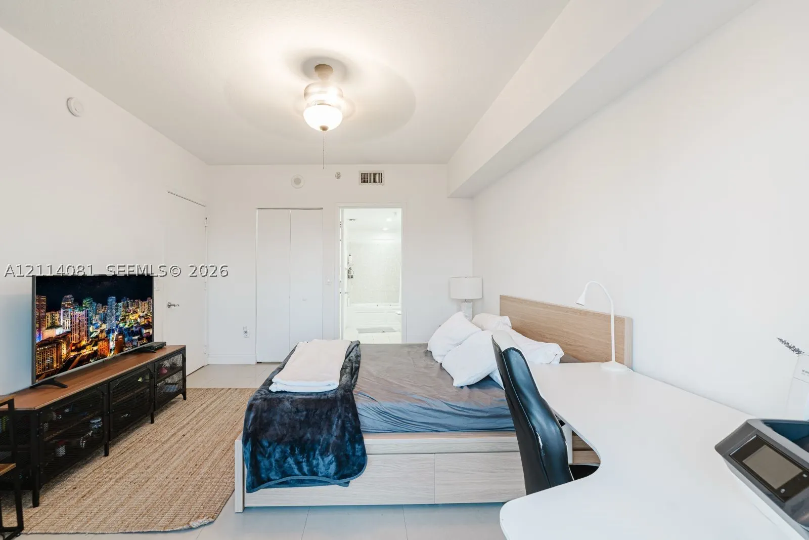 185 SW 7th St #3609