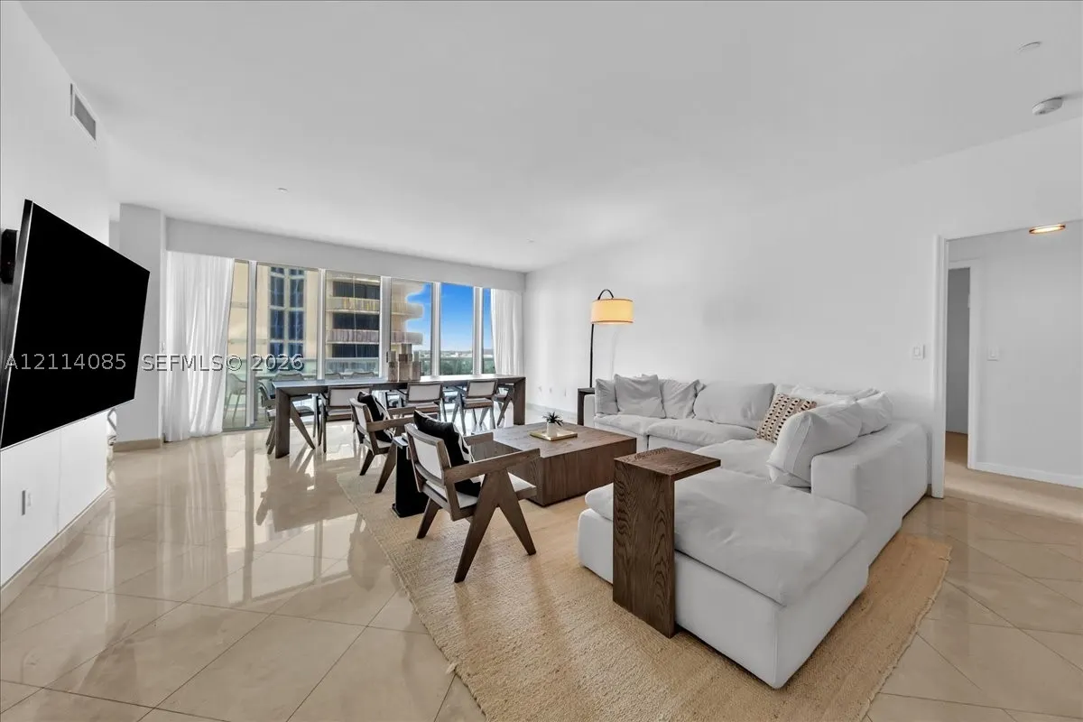 10101 Collins Ave #8D