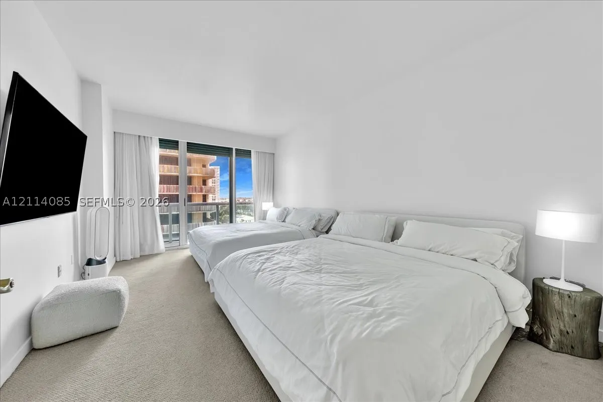 10101 Collins Ave #8D