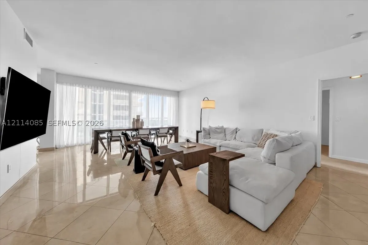 10101 Collins Ave #8D