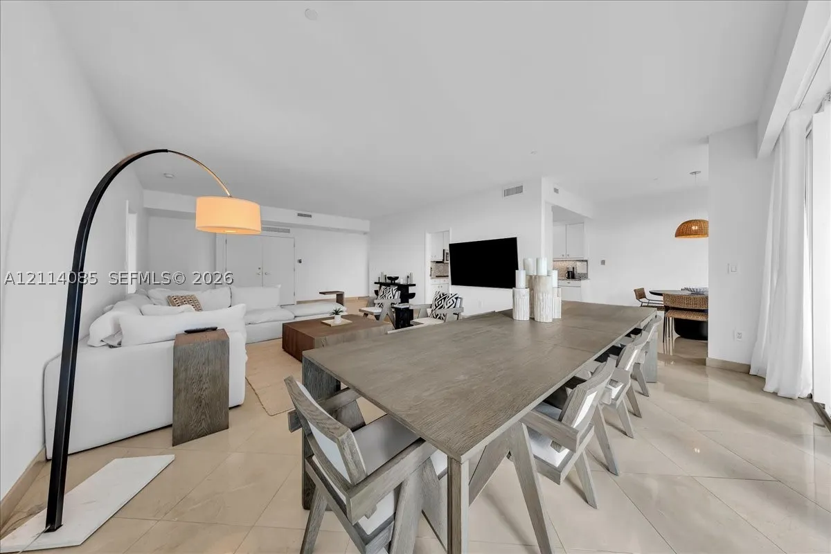 10101 Collins Ave #8D