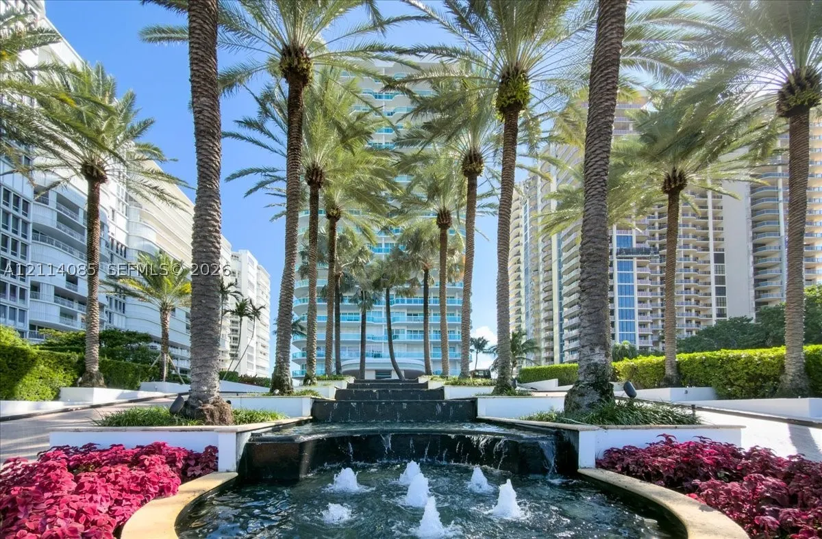 10101 Collins Ave #8D