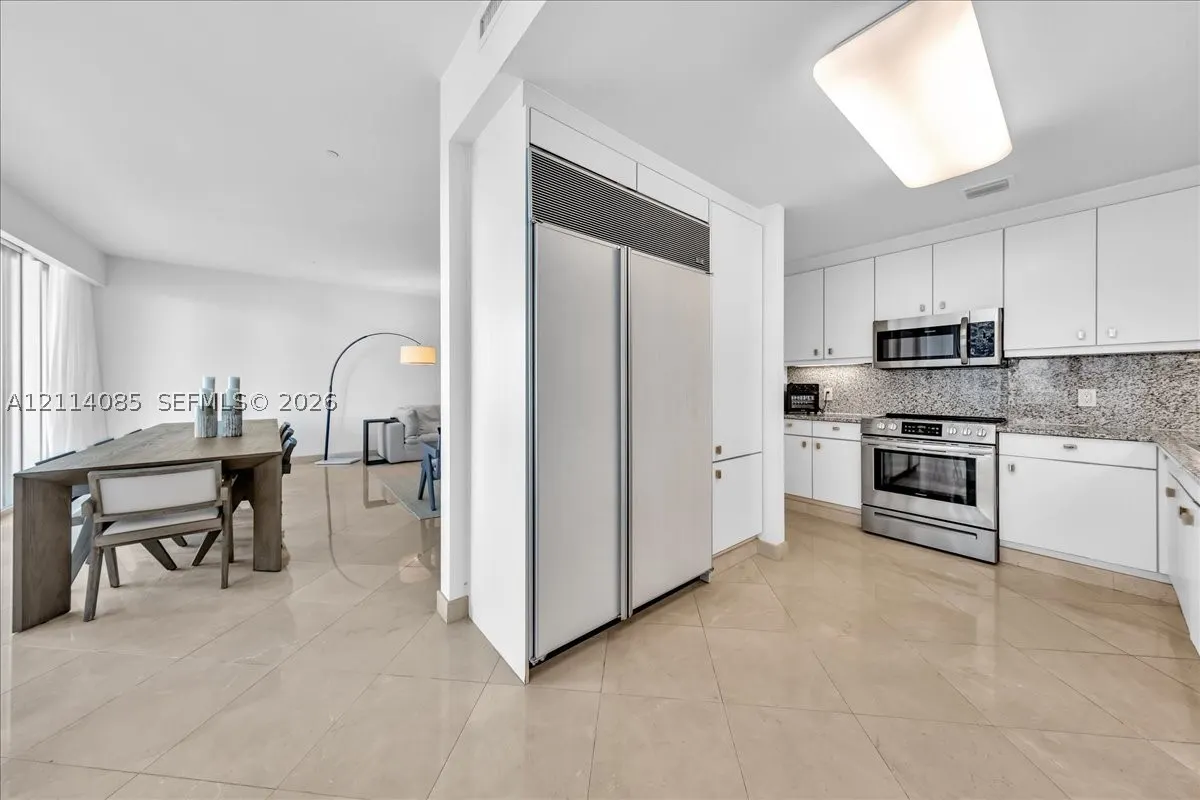 10101 Collins Ave #8D