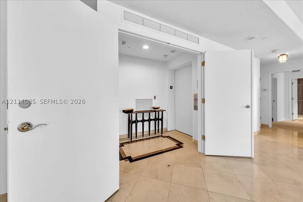 10101 Collins Ave #8D