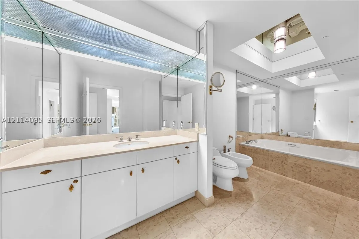 10101 Collins Ave #8D