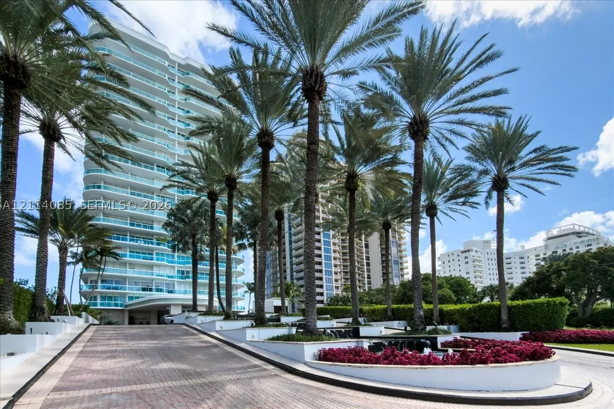 10101 Collins Ave #8D