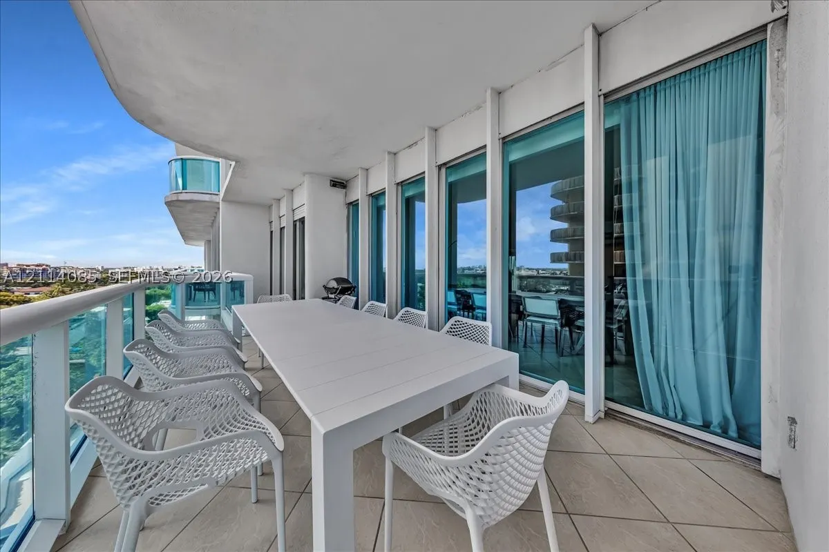 10101 Collins Ave #8D