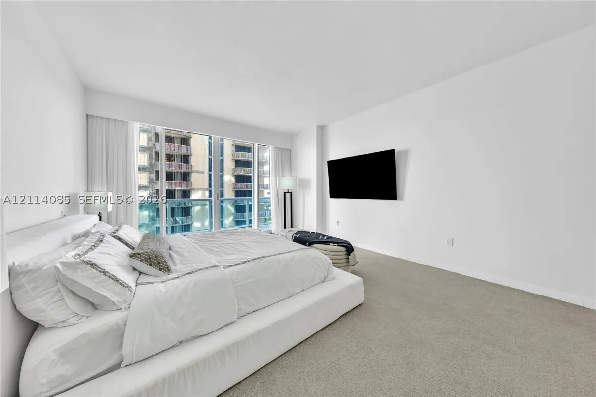 10101 Collins Ave #8D