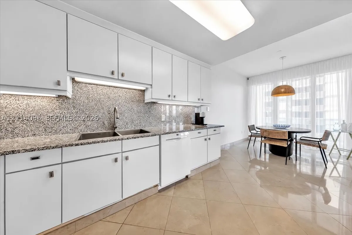 10101 Collins Ave #8D